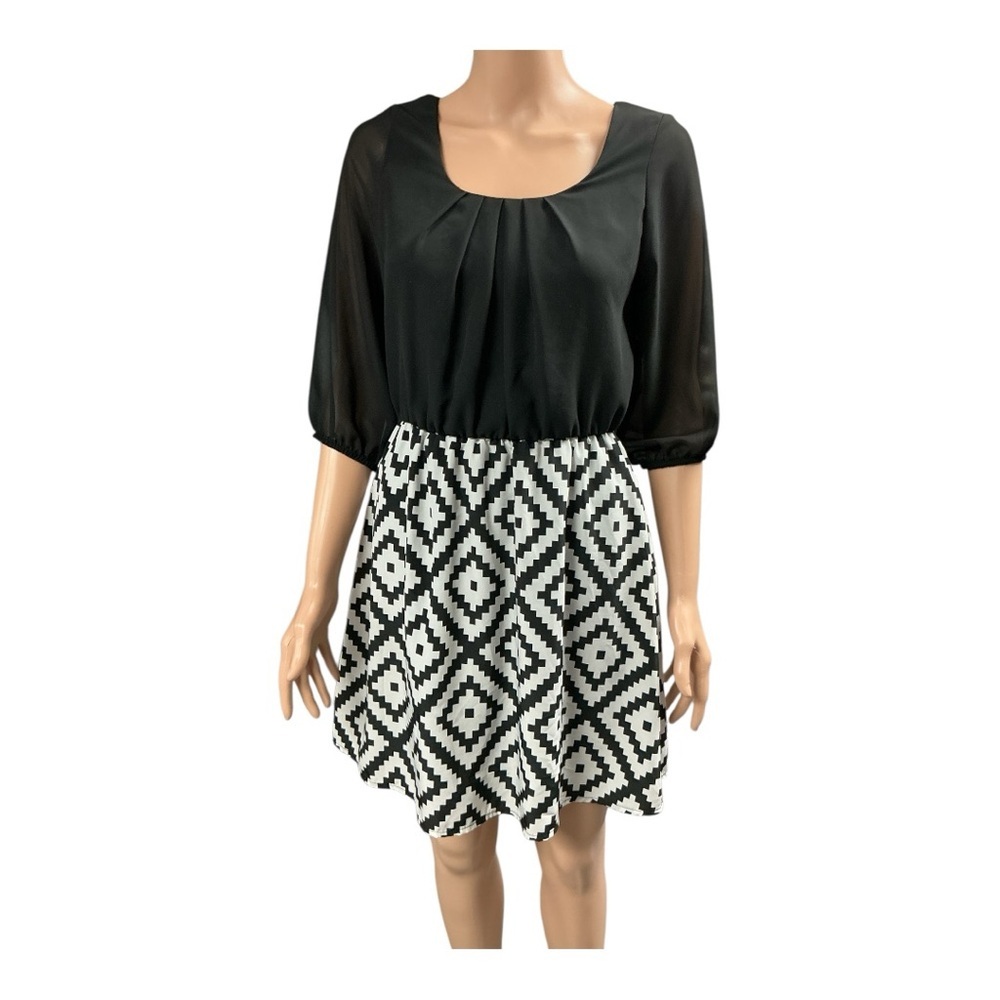 I.N. San Francisco - EC - Elegant Black and White Geometric Dress